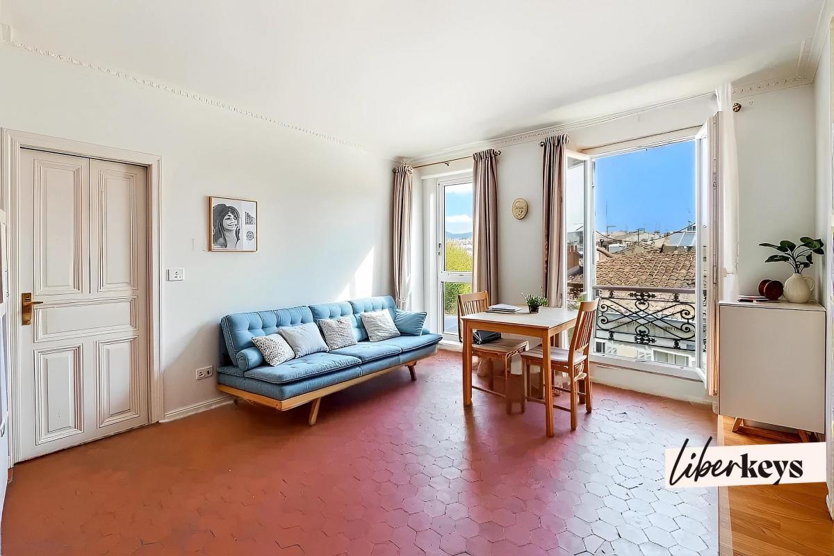 Квартира с 2 комнатами в Марсель, Франция № 294744