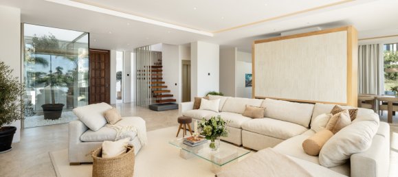 6 bedrooms Villa in Marbella, Spain No. 105803 7