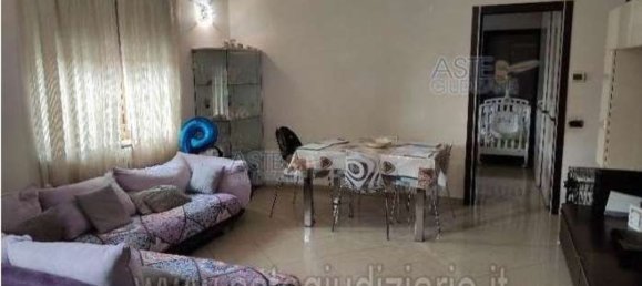 4-salle Appartement à Sesto San Giovanni, Italy No. 13893 2