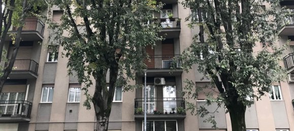 2 rooms Apartment in Monza, Italy No. 216270 2