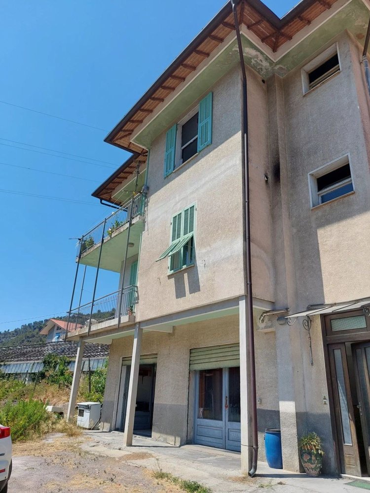 4 rooms Apartment in Dronero, Italy No. 152132