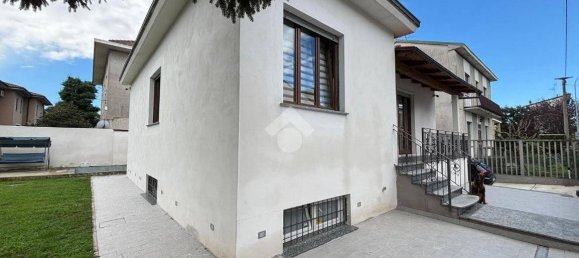 Villa de 3 dormitorios en Rho, Italy No. 314106 2