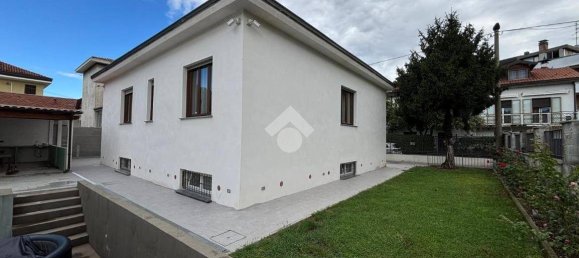 Villa de 3 dormitorios en Rho, Italy No. 314106 3