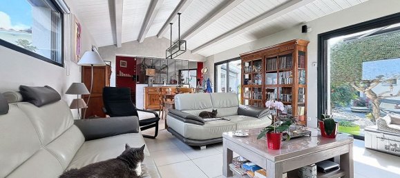 3 bedrooms House in Chatelaillon-Plage, France No. 100832 2