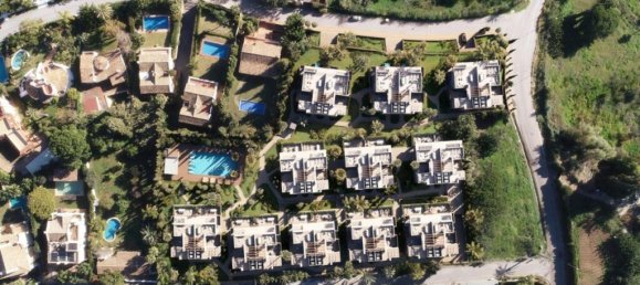 4 bedrooms Villa in Marbella, Spain No. 25081 3