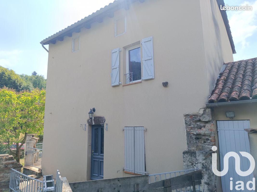 Casa de 3 dormitorios en Marmanhac, France No. 285262