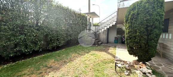 3 bedrooms Villa in Pontoglio, Italy No. 298369 3
