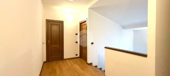 3 bedrooms Villa in Pontoglio, Italy No. 298369 14