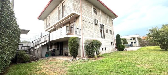 3 bedrooms Villa in Pontoglio, Italy No. 298369 5