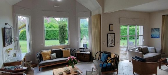 5 bedrooms House in Nesles-la-Vallee, France No. 180849 5