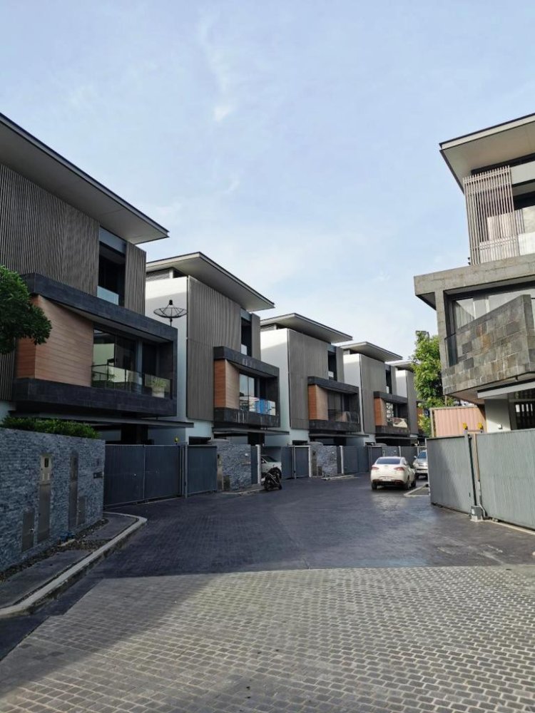 Café/restaurante de 4 dormitorios en Bangkok, Thailand No. 7170