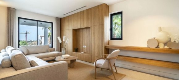 5 غرف نوم فيلا في Estepona, Spain رقم 186123 6