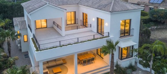 5 غرف نوم فيلا في Estepona, Spain رقم 186123 2