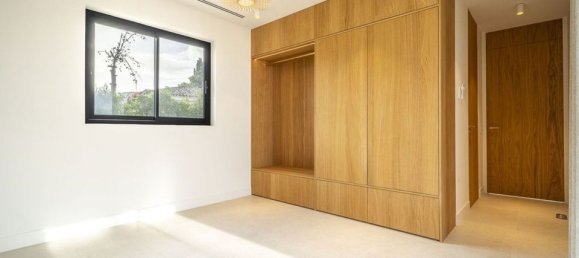 5 غرف نوم فيلا في Estepona, Spain رقم 186123 26