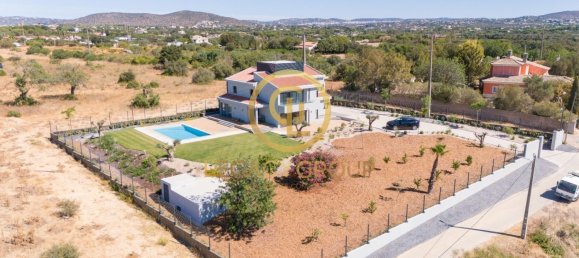 4 bedrooms Villa in Loule, Portugal No. 241919 22