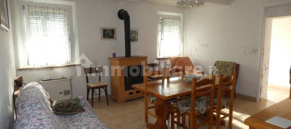 2 bedrooms House in Tresignana, Italy No. 79164 3