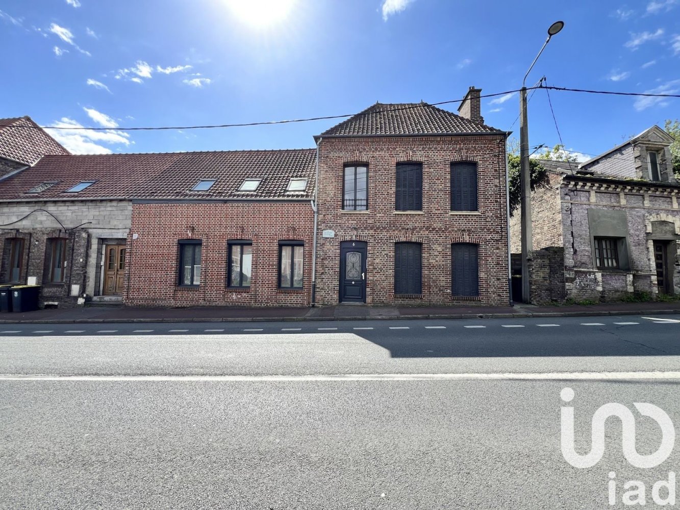 Gebäude in Flixecourt, France 180m², Nr. 74655