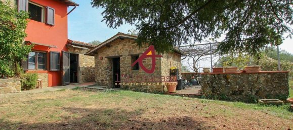 8 rooms House in Uzzano, Italy No. 114101 3