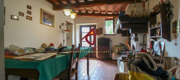 8 rooms House in Uzzano, Italy No. 114101 11