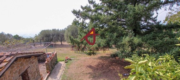 8 rooms House in Uzzano, Italy No. 114101 5