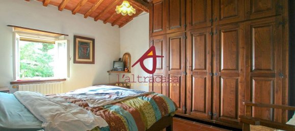 8 rooms House in Uzzano, Italy No. 114101 12