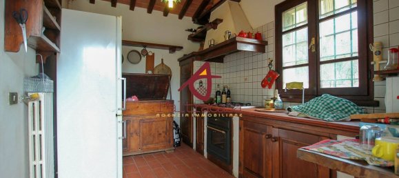8 rooms House in Uzzano, Italy No. 114101 9