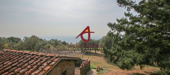 8 rooms House in Uzzano, Italy No. 114101 4