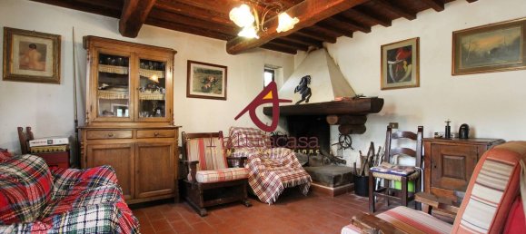 8 rooms House in Uzzano, Italy No. 114101 7