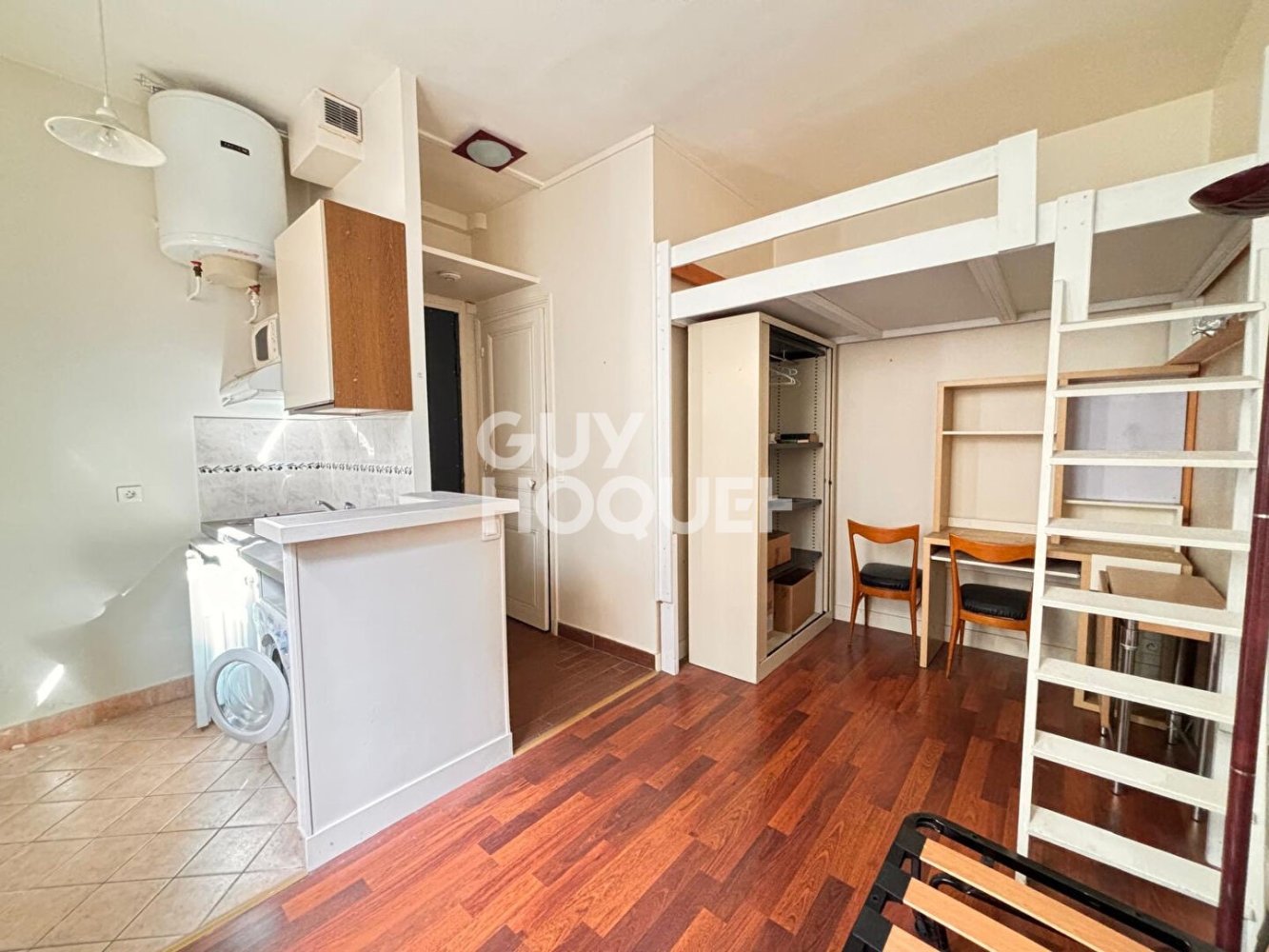 Studio in Paris, France No. 174702