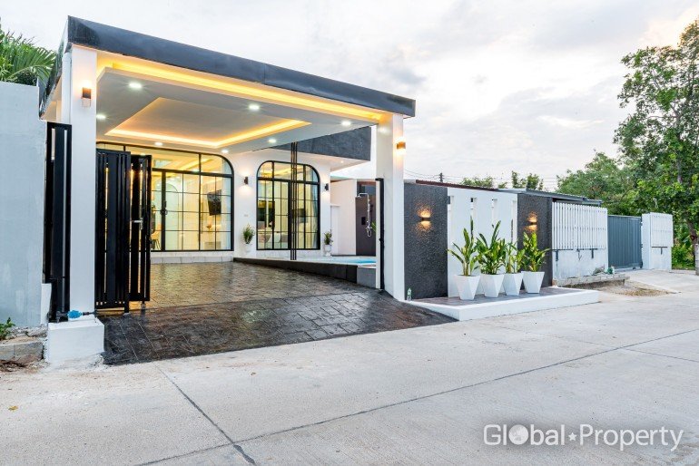 3 bedrooms House in Pattaya, Thailand No. 69941