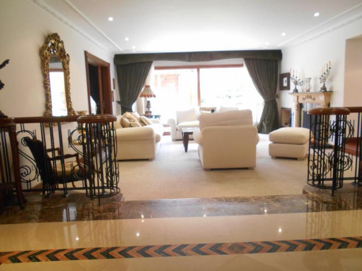 Дом с 5 спальнями в Богота, Колумбия № 13515