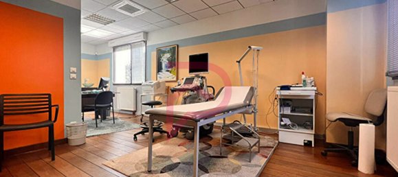 Büro in Creutzwald, France 203m², Nr. 77756 8