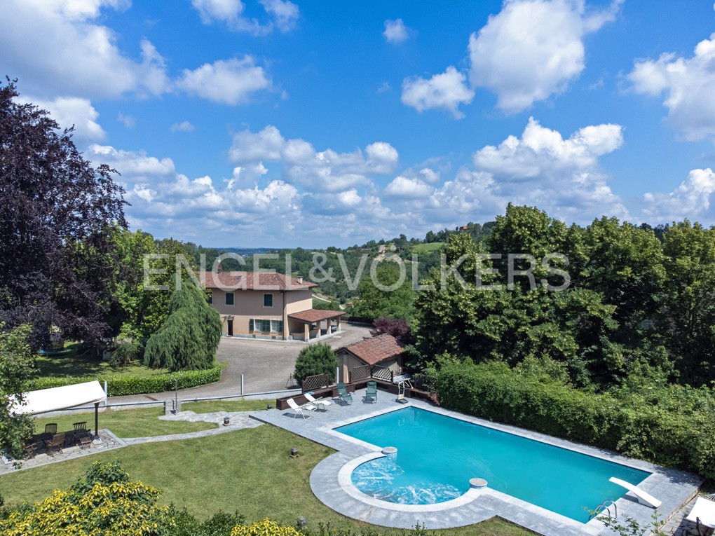 6 bedrooms House in Asti, Italy No. 63307