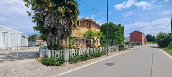 4 bedrooms Villa in Gazzo, Italy No. 301068 6