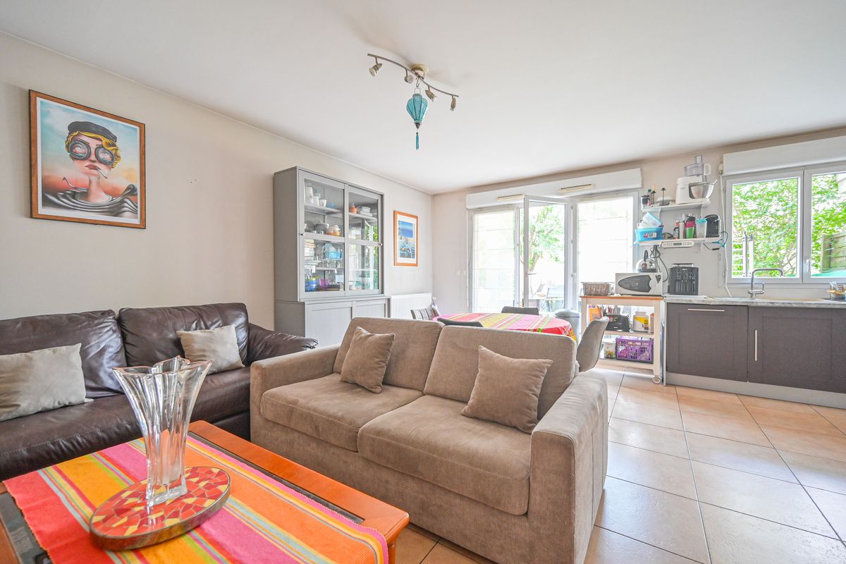 3 Schlafzimmer Wohnung in Creteil, France, Nr. 167869