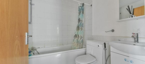 2 bedrooms Apartment in London, United Kingdom No. 9900 36