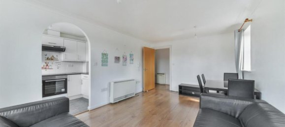2 bedrooms Apartment in London, United Kingdom No. 9900 4