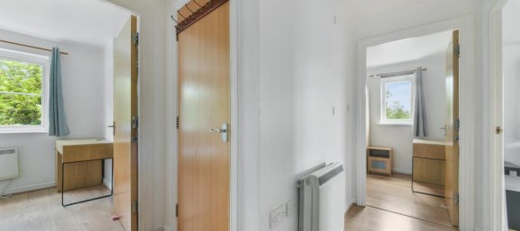 2 bedrooms Apartment in London, United Kingdom No. 9900 11