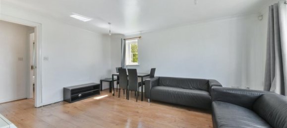 2 bedrooms Apartment in London, United Kingdom No. 9900 9