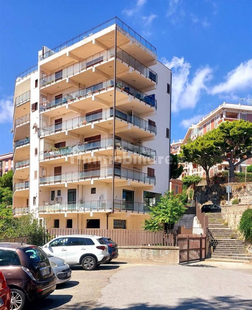 Квартира с 3 спальнями в Мессина, Италия № 367547