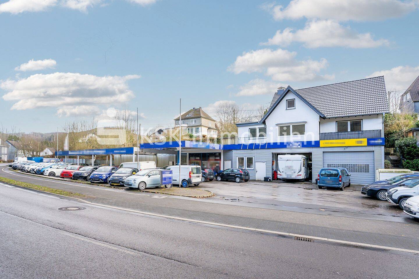 Edificio de 6 habitaciónes en Oberbergischer, Germany No. 236311