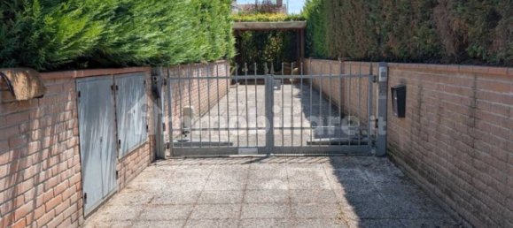 Apartamento de 2 dormitorios en Rovigo, Italy No. 351086 3