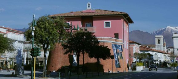 5 rooms Villa in Forte dei Marmi, Italy No. 188663 8