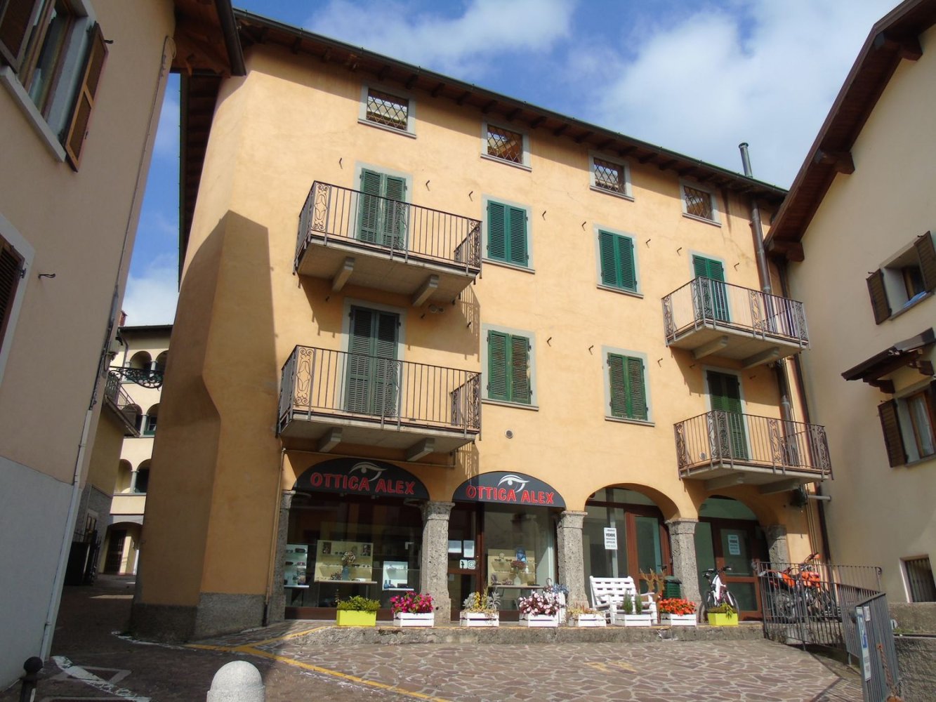 Imóvel comercial em Castione della Presolana, Italy 100 m² N.º 86070