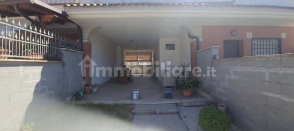 3 bedrooms House in Pomezia, Italy No. 330890 2