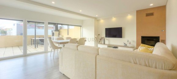 3 bedrooms House in Porto Salvo, Portugal No. 111038 7