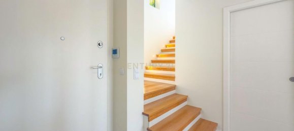 3 bedrooms House in Porto Salvo, Portugal No. 111038 42