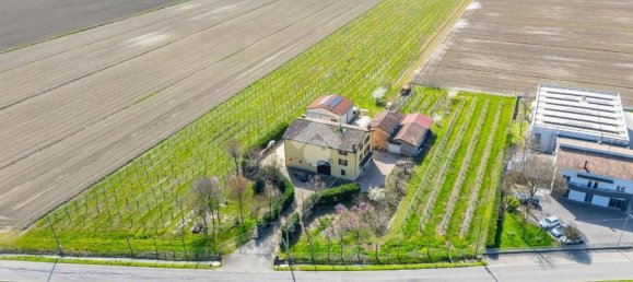 5 rooms House in Carpi, Italy No. 189522 19