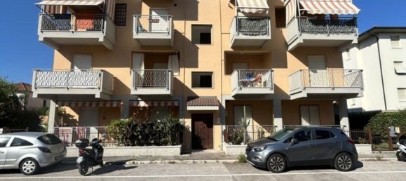 2 rooms Apartment in Follonica, Italy No. 300104 2