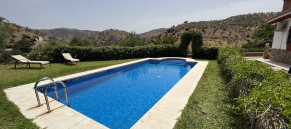 3 bedrooms House in Malaga, Spain No. 63138 2